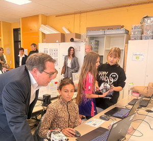 ADD-Präsident beim Besuch der RS plus in Katzenelnbogen